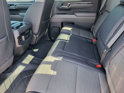 Used 2023 Chevrolet Silverado 1500 ZR2 w/ Technology Package image 27