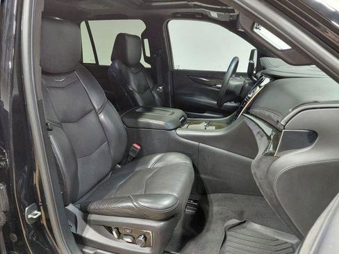 Certified 2018 Cadillac Escalade Platinum AWD/4WD image 34