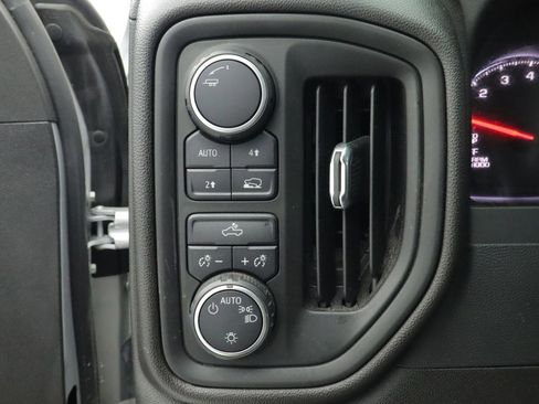 Used 2022 Chevrolet Silverado 1500 Custom image 17