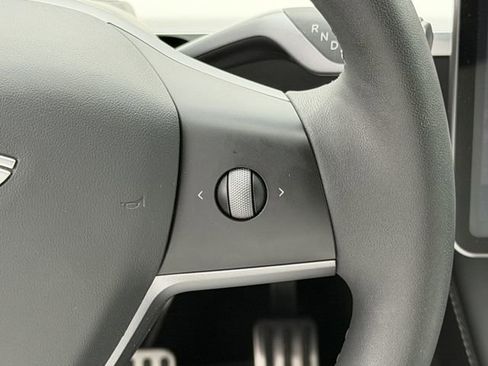 Used 2021 Tesla Model Y Long Range image 14