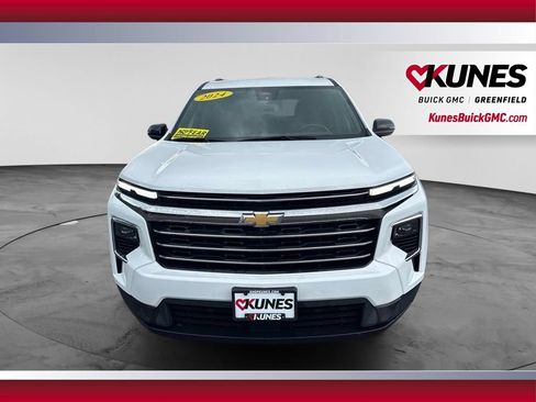 Used 2024 Chevrolet Traverse LT AWD/4WD image 17