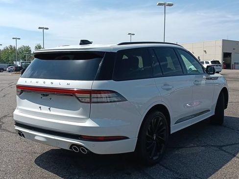 Used 2025 Lincoln Aviator Reserve w/ Equipment Group 201A AWD/4WD image 32
