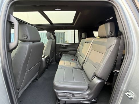 Used 2026 Chevrolet Suburban Z71 w/ Sun And Tow Package AWD/4WD image 23
