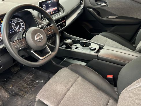 Used 2022 Nissan Rogue SV image 9