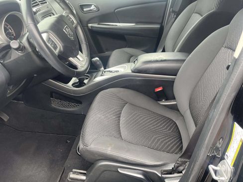 Used 2018 Dodge Journey SXT w/ Connectivity Group FWD image 11