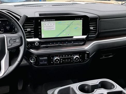 Used 2025 GMC Sierra 1500 SLT image 7