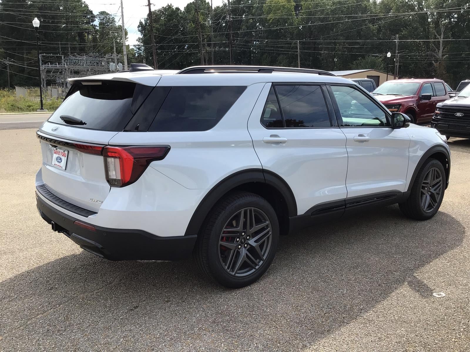 New 2026 Ford Explorer ST-Line w/ ST-Line Street Pack AWD/4WD image 10