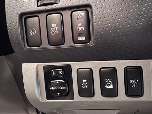 Used 2014 Toyota Tacoma 4x4 Double Cab w/ TRD Off-Road Package image 16