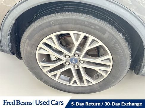 Used 2020 Ford Escape SEL image 4