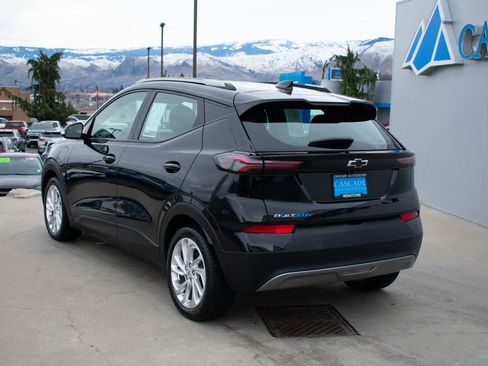 Used 2023 Chevrolet Bolt EUV LT w/ Driver Confidence Package image 7