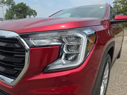 Certified 2023 GMC Terrain SLE w/ Driver Convenience Package FWD image 33