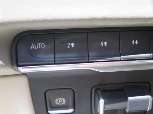 Certified 2025 Cadillac Escalade Sport Platinum AWD/4WD image 6
