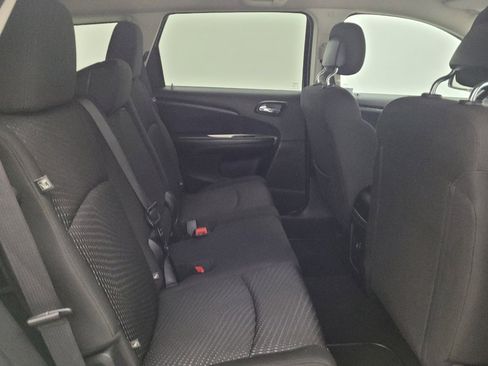 Used 2018 Dodge Journey SE image 19