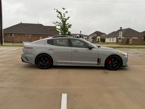 Used 2020 Kia Stinger GT1 RWD image 7