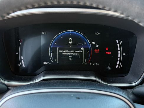 Used 2025 Toyota Corolla Cross XLE w/ Convenience Package FWD image 23