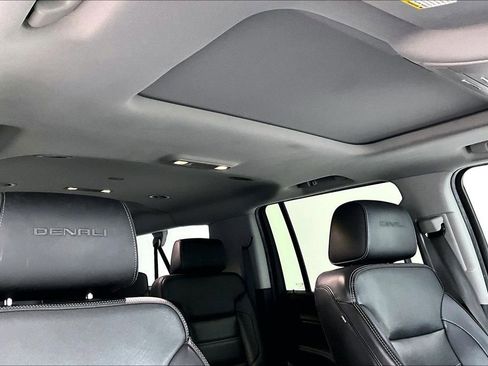 Used 2018 GMC Yukon XL Denali image 22
