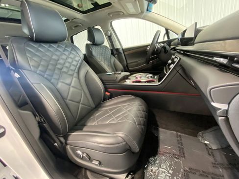 Used 2025 Genesis GV80 3.5T Prestige AWD/4WD image 31