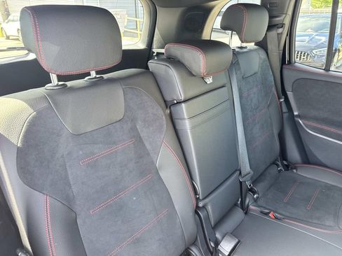 Used 2025 Mercedes-Benz GLB 250 image 9