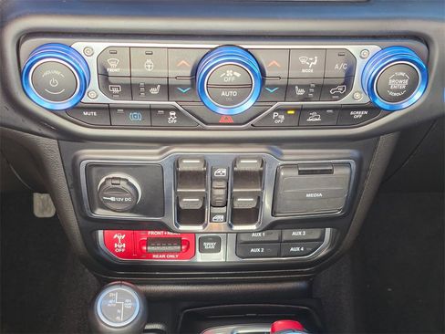 Used 2022 Jeep Wrangler Unlimited Rubicon 4xe w/ Dual Top Group image 30