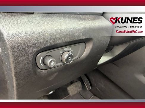 Used 2023 Chevrolet Traverse LT AWD/4WD image 10