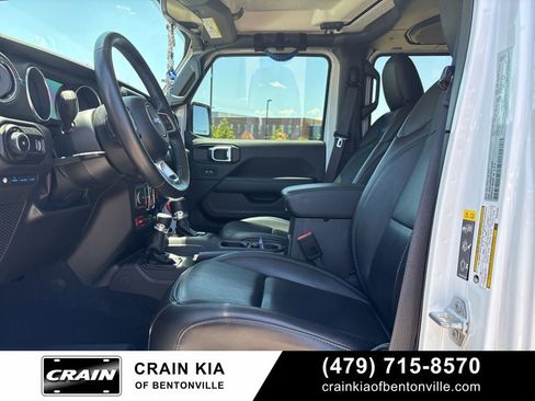 Used 2023 Jeep Wrangler Unlimited Rubicon 4xe w/ Cold Weather Group AWD/4WD image 13