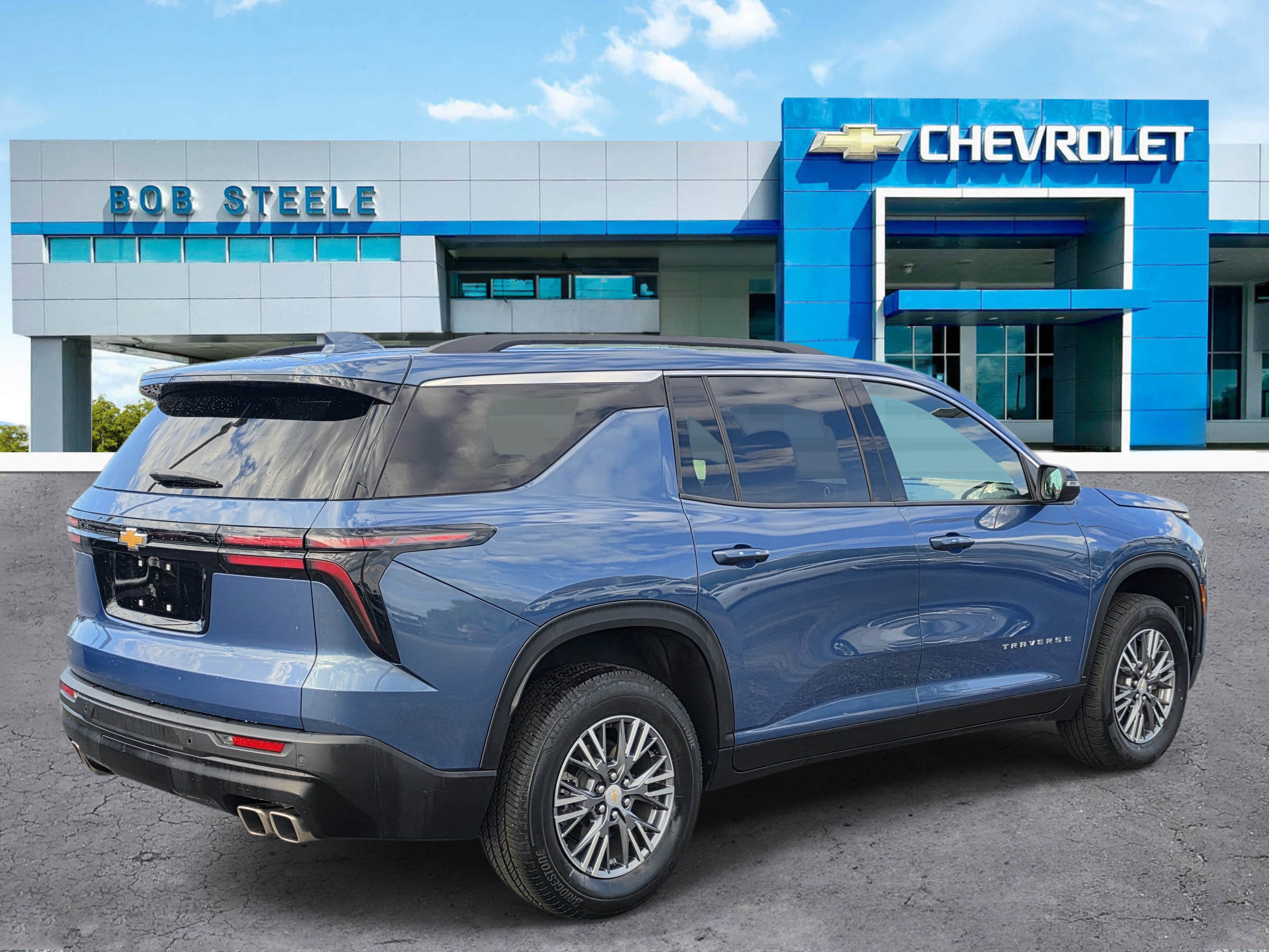 Certified 2025 Chevrolet Traverse LT FWD image 4
