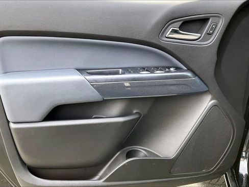 Used 2017 Chevrolet Colorado Z71 w/ Z71 Midnight Edition image 24