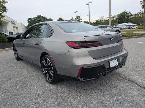 Used 2023 BMW 740i w/ Parking Assistance Package RWD image 7