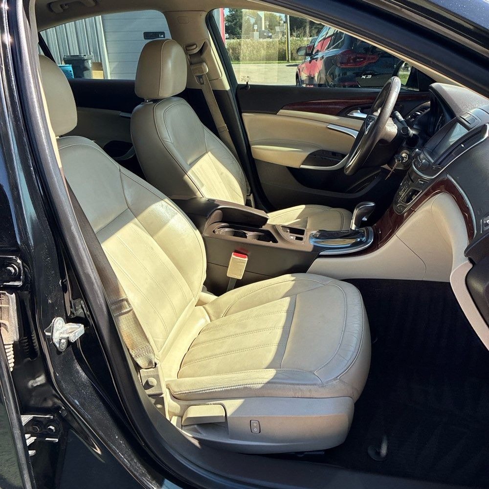 Used 2017 Buick Regal Sport Touring FWD image 6