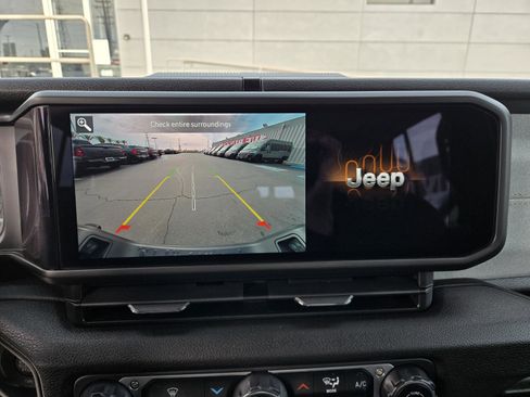 Certified 2024 Jeep Gladiator Sport image 8