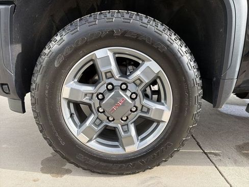 Certified 2025 GMC Sierra 2500 SLT w/ SLT Premium Package image 12