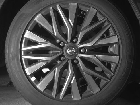 Used 2025 Nissan Altima 2.5 SV FWD image 15