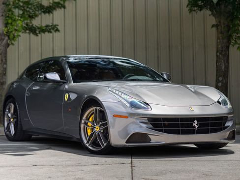 Used 2013 Ferrari FF image 4