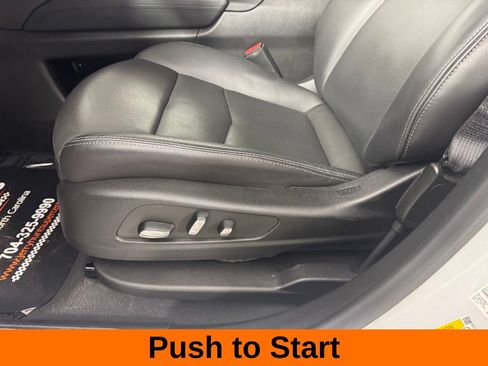 Used 2025 Cadillac XT5 Premium Luxury FWD image 14