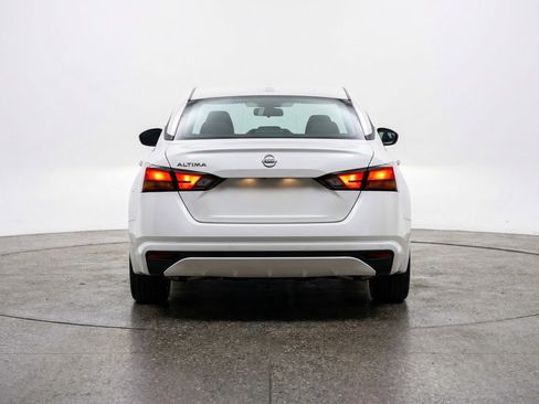 Used 2025 Nissan Altima 2.5 SV image 7