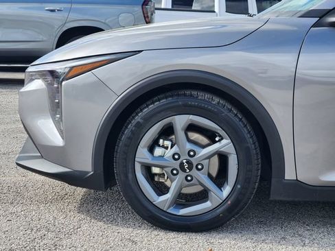 Used 2025 Kia K4 LXS image 8
