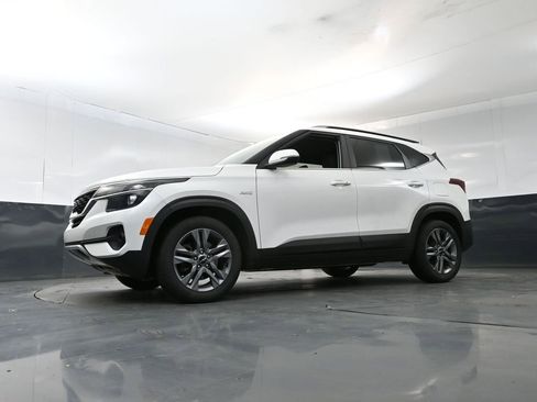 Used 2022 Kia Seltos S AWD/4WD image 20