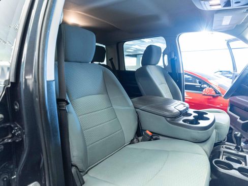 Used 2014 RAM 2500 Tradesman w/ Chrome Appearance Group AWD/4WD image 16