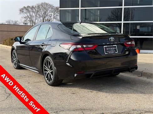 Used 2023 Toyota Camry SE w/ Cold Weather Package image 5