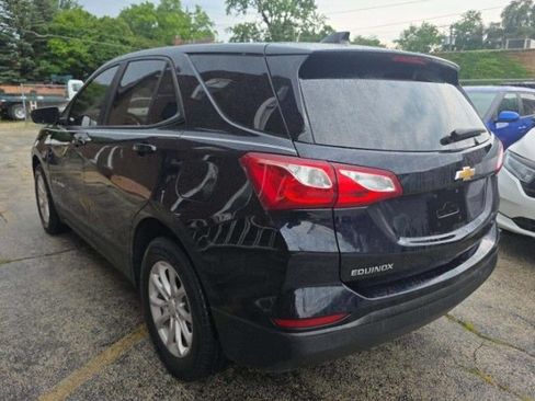 Used 2020 Chevrolet Equinox LS w/ LS Convenience Package FWD image 2
