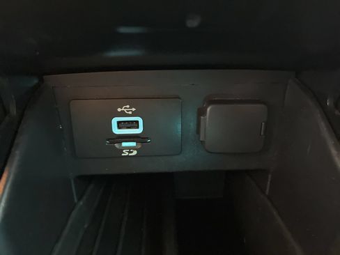 Used 2016 Ford Explorer Limited AWD/4WD image 24