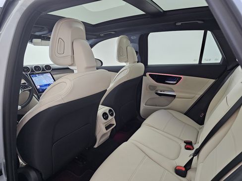 Certified 2025 Mercedes-Benz GLC 300 4MATIC w/ Driver Assistance Package image 19