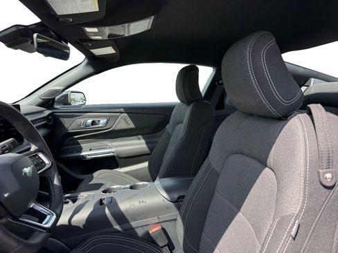 Used 2025 Ford Mustang Coupe image 10