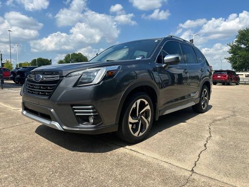 Used 2023 Subaru Forester Touring AWD/4WD image 2