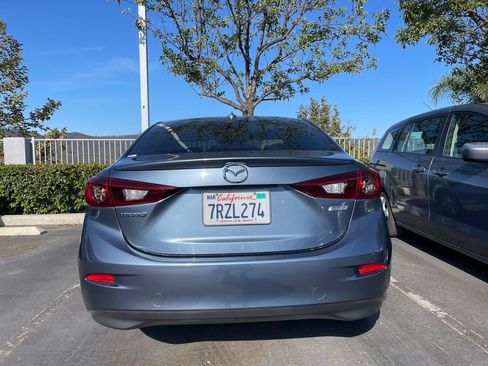 Used 2016 MAZDA MAZDA3 i Touring w/ Popular Equipment Package FWD image 8