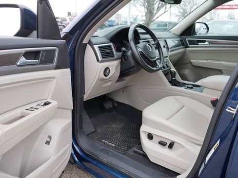 Used 2019 Volkswagen Atlas SE w/ Towing Package image 11