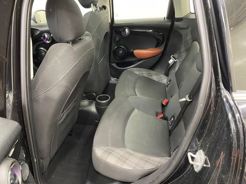 Used 2017 MINI Cooper 4-Door Hardtop image 6