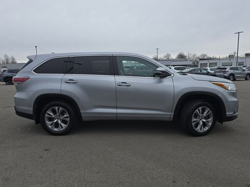 Used 2016 Toyota Highlander Plus image 8