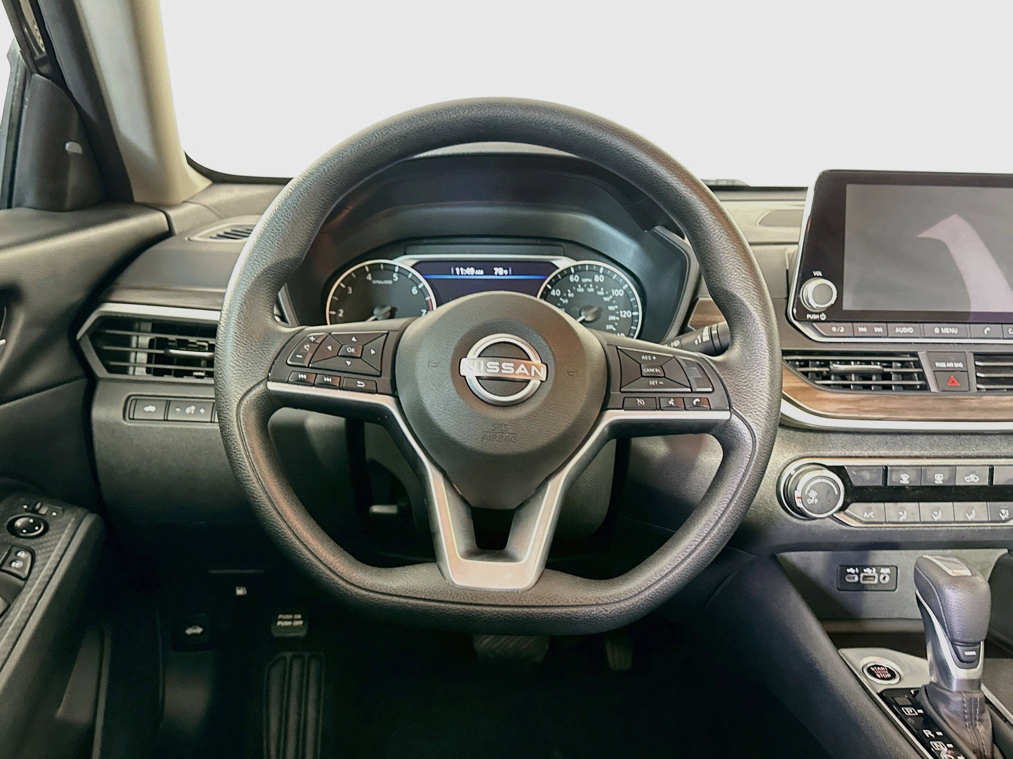 Used 2025 Nissan Altima 2.5 SV FWD image 17