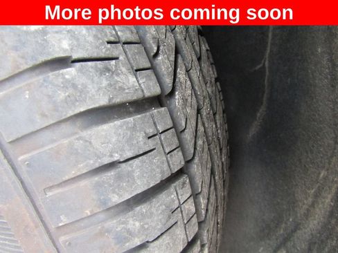 Used 2023 Chrysler Voyager LX FWD image 10